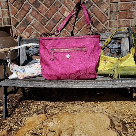 Coach - Picture 5 of 8